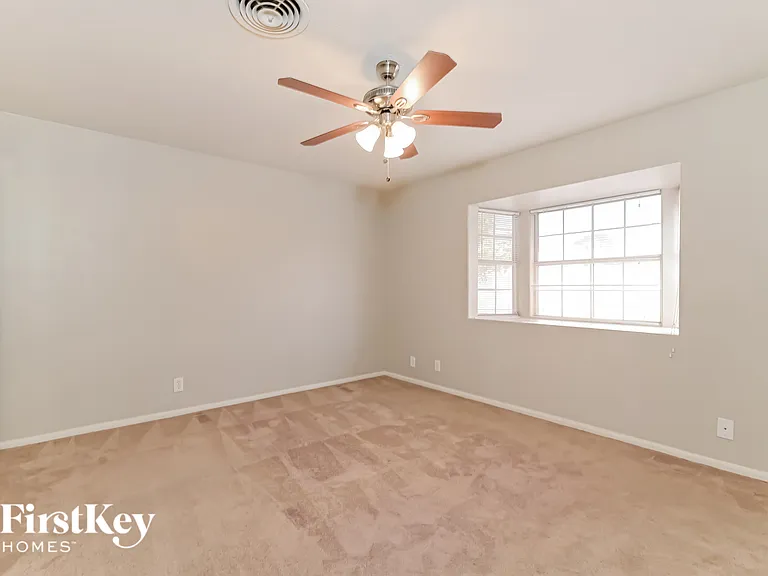 518 E Fairway Rd — Photo 8