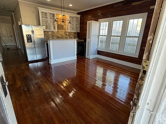 5th image of 426 General Mouton Ave #B