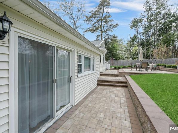 267 Cambridge Rd, Hillsdale, NJ 07642
