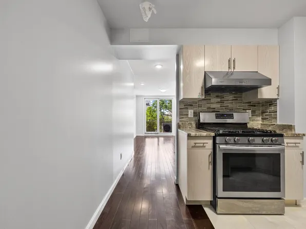 138-12 Northern Boulevard image 4 of 17