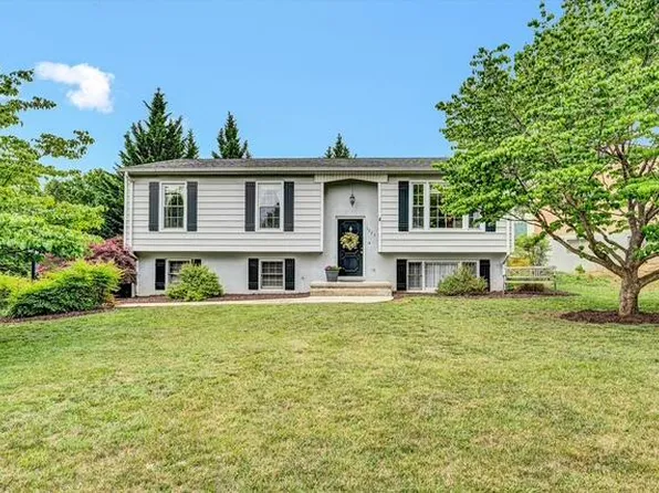 3924 Thames Dr, Roanoke, VA 24018