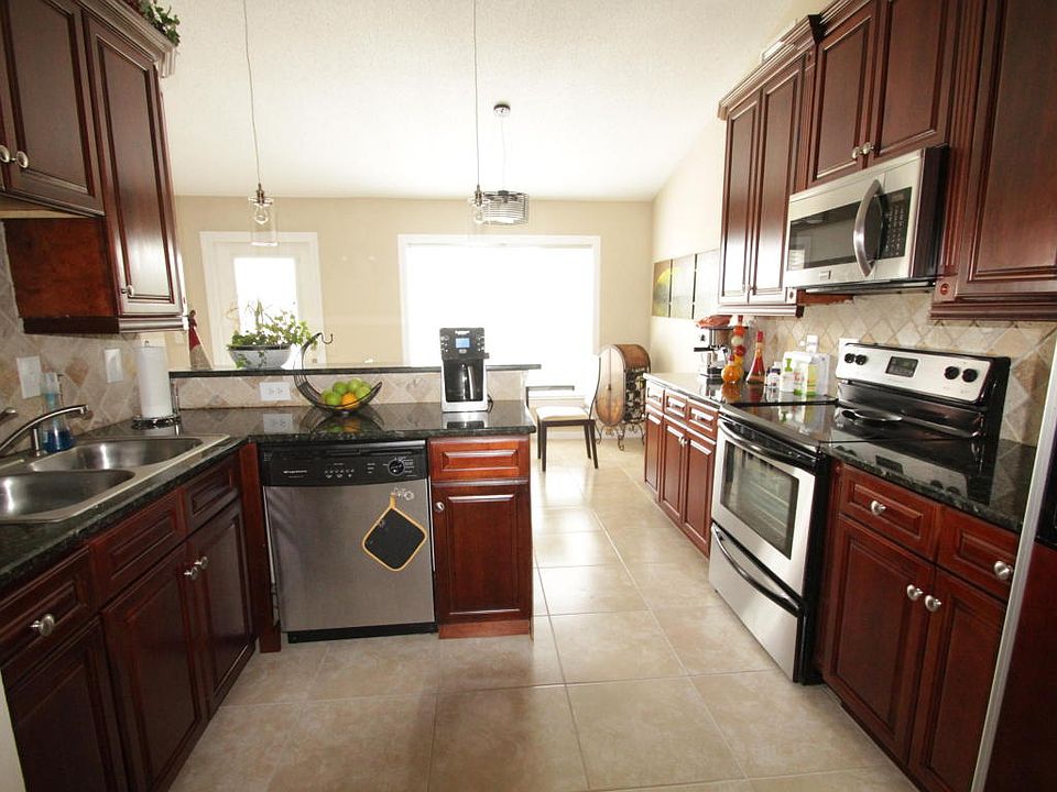1st image of 782 SW Crean Ter