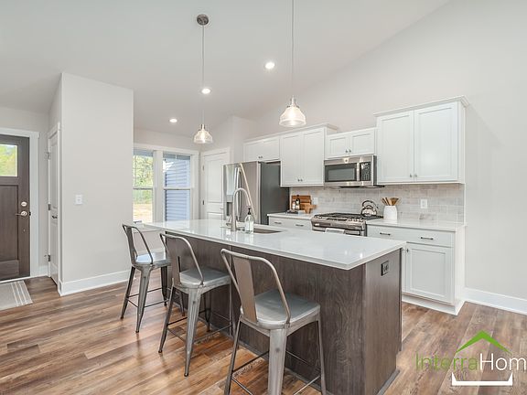 4th image of 1536 N Village Cir