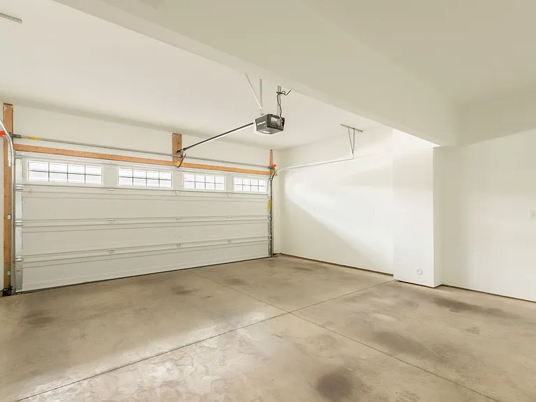 305 Kara Ln — Photo 7