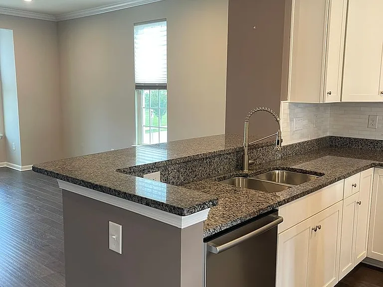 331 S Parkway Dr — Photo 33