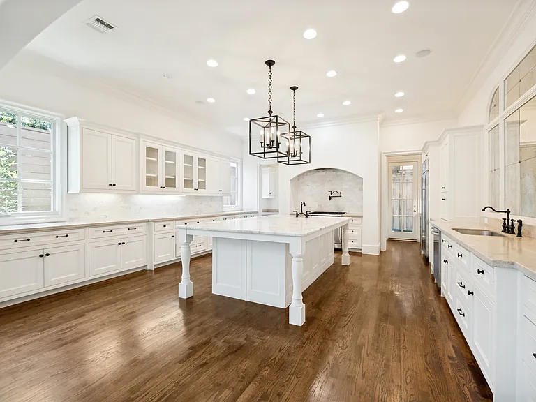 3614 Edgewater Dr — Photo 9