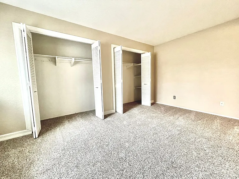 11329 Avenida De Los Lobos #G — Photo 22