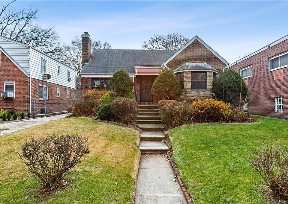 1st image of 20014 McLaughlin Ave