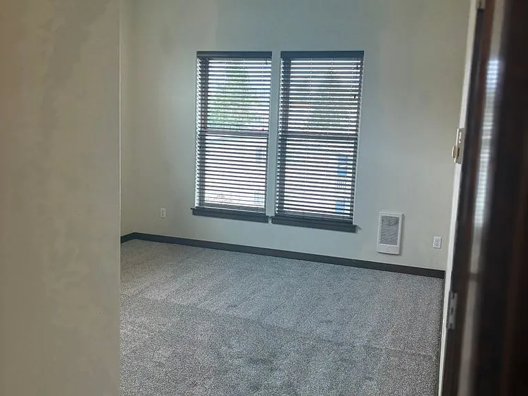 Hawks Landing Townhomes — Photo 13