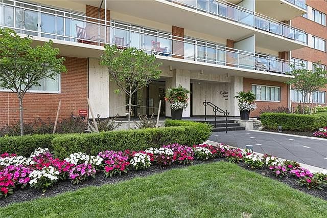 1st image of 4740 Roanoke Pkwy APT 801