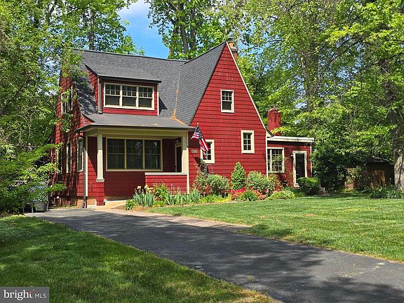 3rd image of 7108 Larrlyn Dr