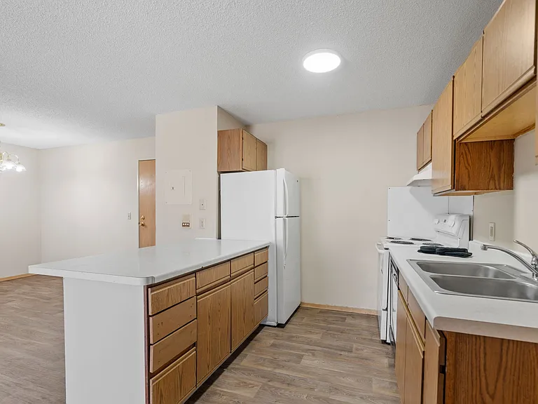 Wyndemere Apartments — Photo 67