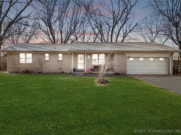 655 S Maple St, Oologah, OK 74053