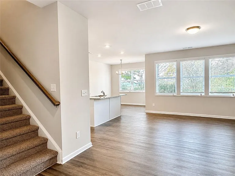 123 Mill Pond Ln — Photo 13
