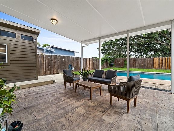 4th image of 117 Chiltipin Drive