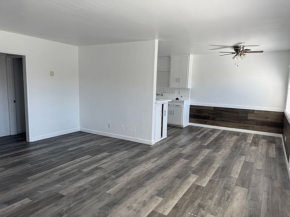 2nd image of 811 Centinela Ave #12