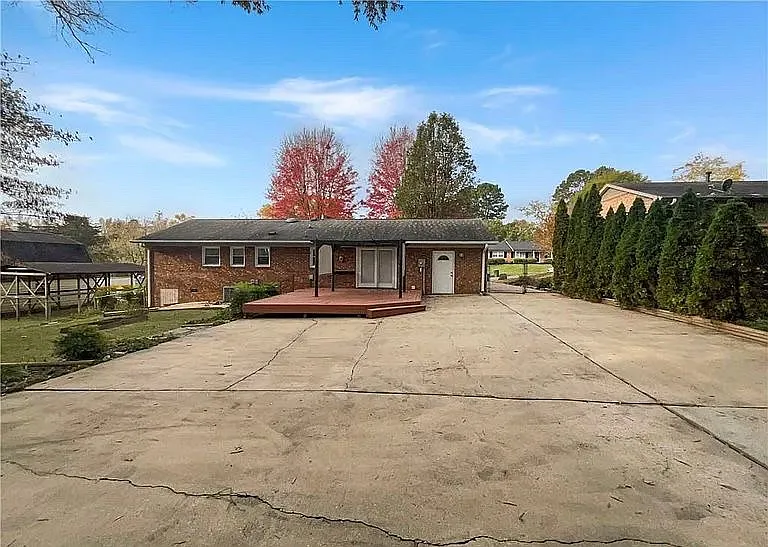 3611 Shagbark Dr — Photo 2