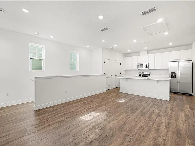 10535 Marconi Ave — Photo 4