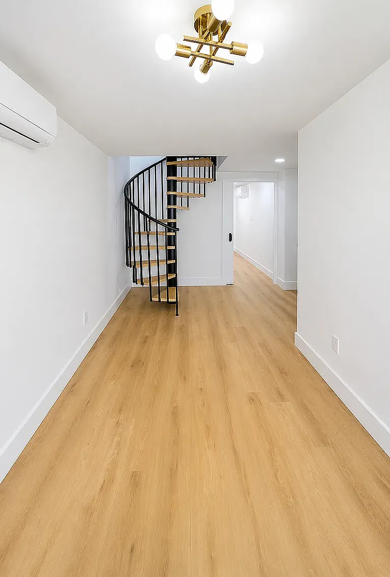 1578 De Kalb Avenue — Photo 4