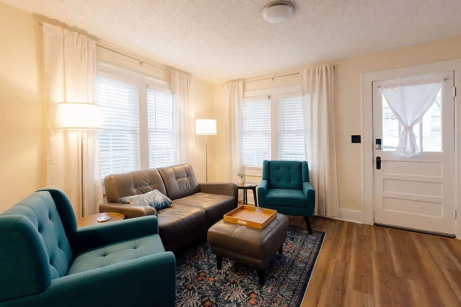 2 bed, 1.0 bath, 495 sqft, $4,354 — Photo 4