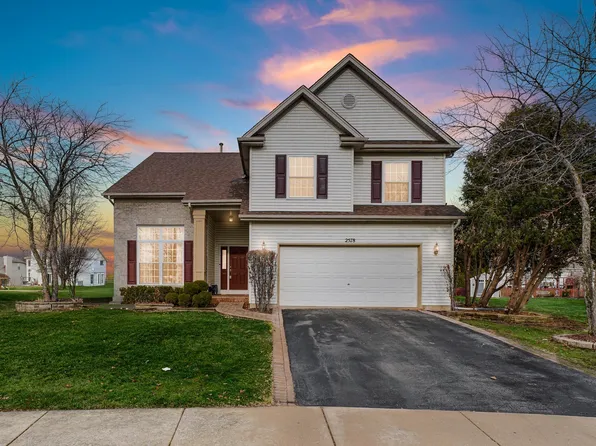 2578 Crestview Dr, Aurora, IL 60502