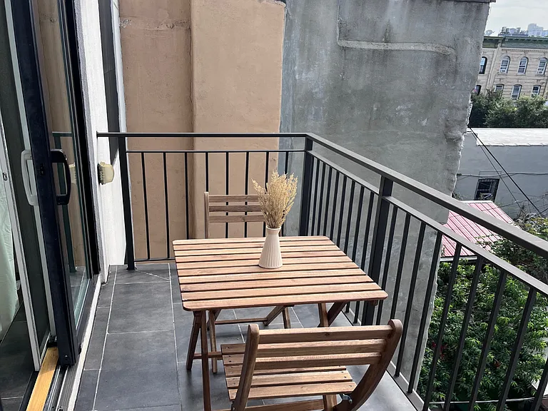 1390 Putnam Ave #4R — Photo 19