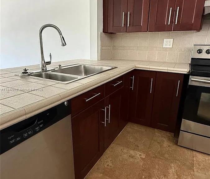 1400 NE 191st St #310 — Photo 1