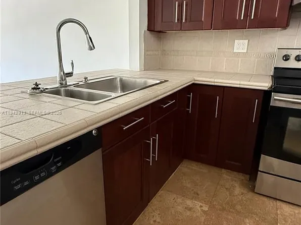 1400 NE 191st St, Miami, FL