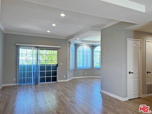 5th image of 14430 Benefit St APT 306