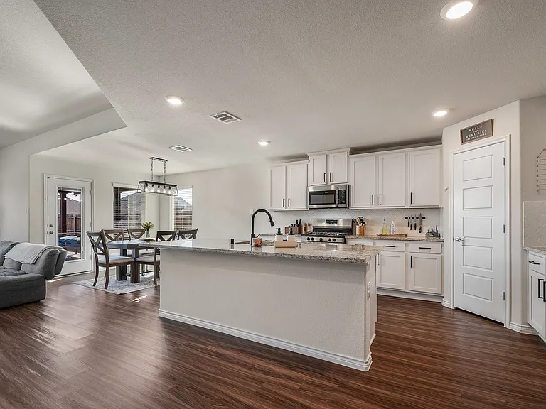 4008 Spur Trail Dr — Photo 9