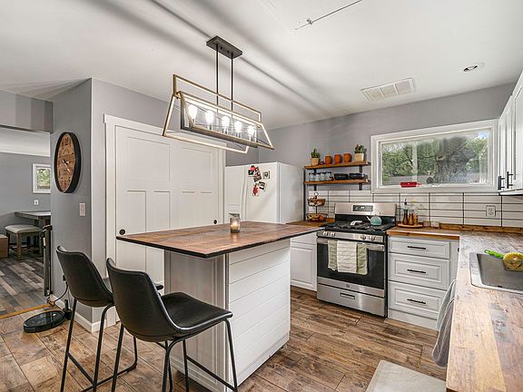 4th image of 3504 Kent Ln