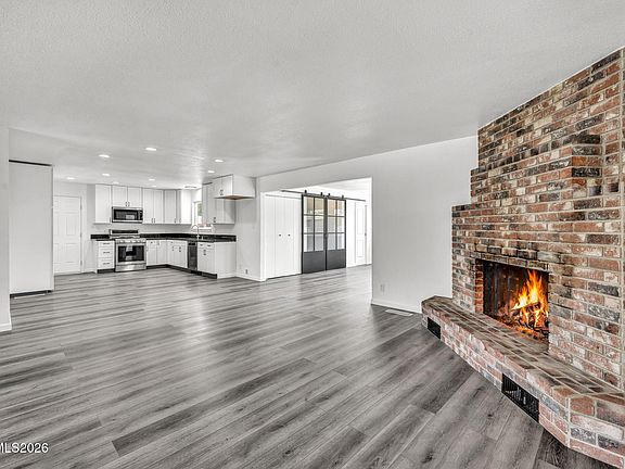 2nd image of 215 Ruby St