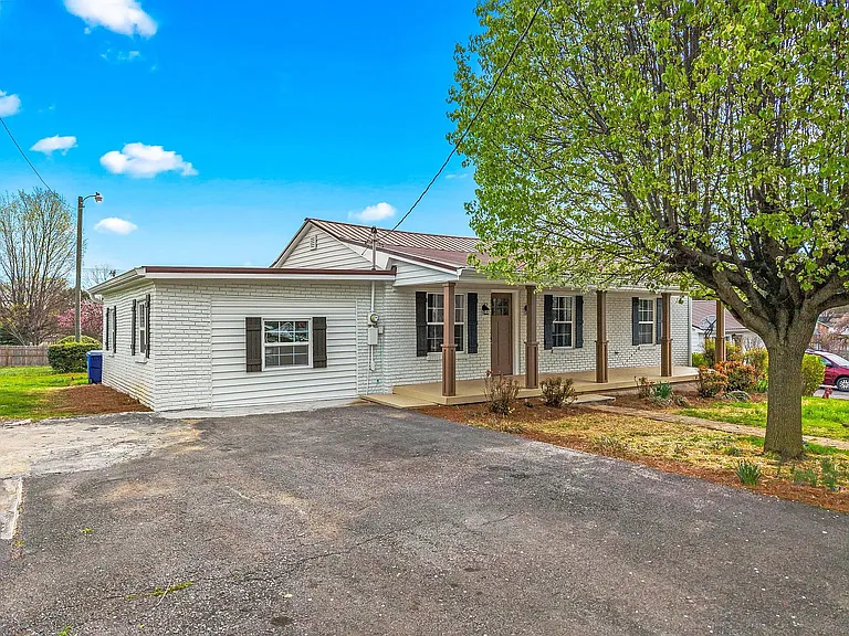 1021 Baird Ave — Photo 13