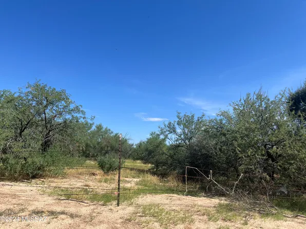 8388 S Howling Coyote Trl, Tucson, AZ 85735