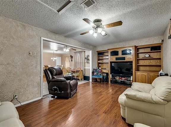 3rd image of 3240 Aurora St