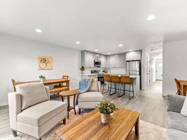 13723 NE 30th Ave, Vancouver, WA 98686