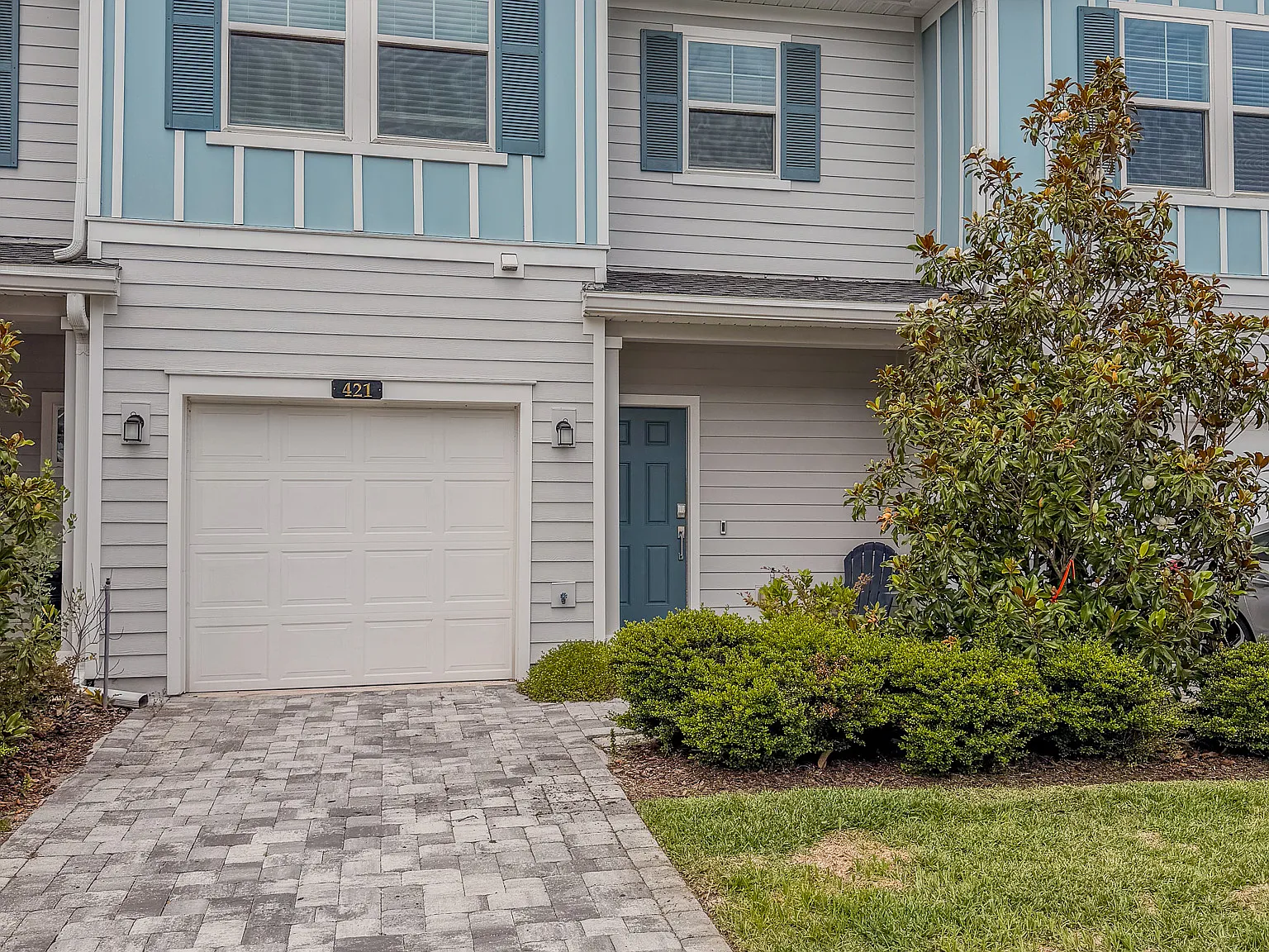3 bed, 2.5 bath, 1751 sqft, $2,395 — Photo 2