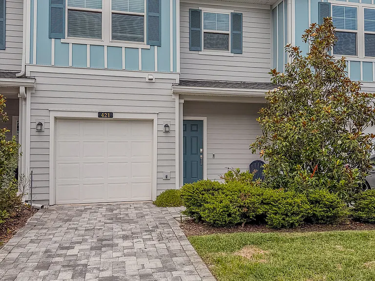 421 Boracay Cir — Photo 2