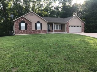 8 Woodbourne Pl, Troy, MO 63379