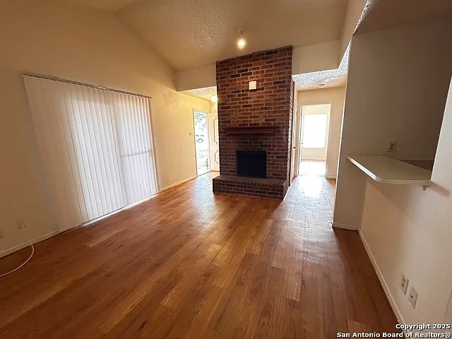 2 bed, 2.0 bath, 1012 sqft, $1,150 — Photo 2