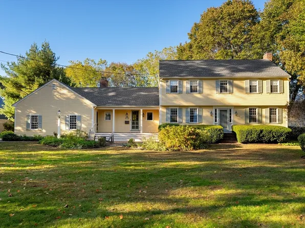 89 Walnut St, Reading, MA 01867