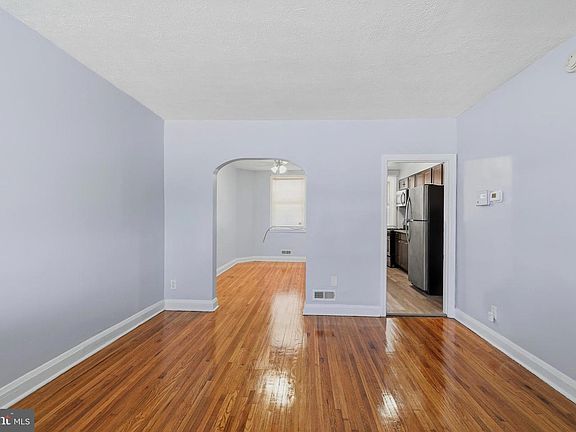 4th image of 5126 Arbutus Ave