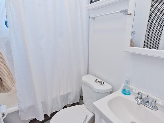 5th image of 2538 23rd St