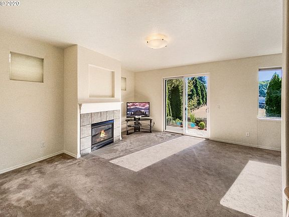 4th image of 4317 NE 57th Pl