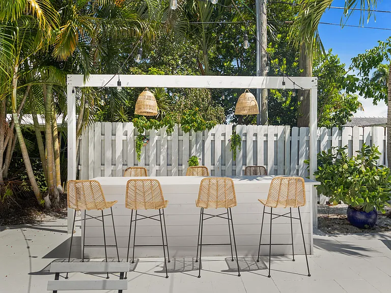 711 SW 27th Way — Photo 33
