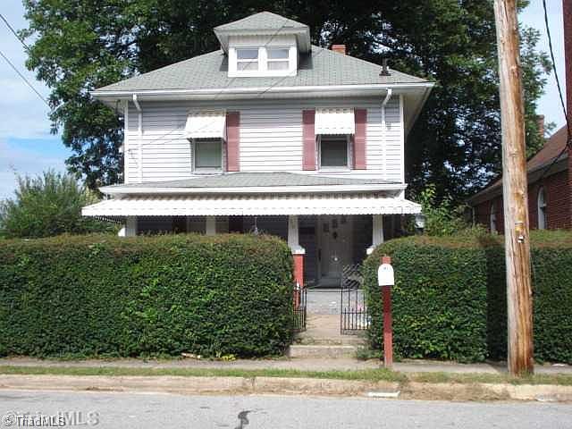 1st image of 204 Holderby St