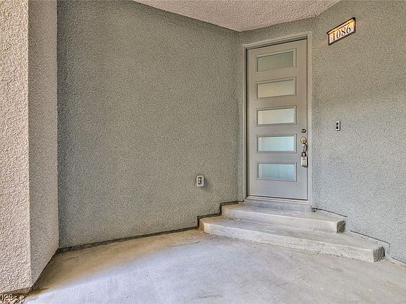 5th image of 600 N Carriage Hill Dr #1086
