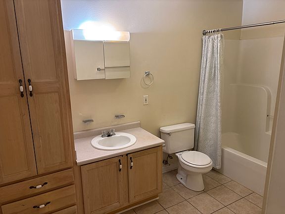 4th image of 206 S Delano Dr #206
