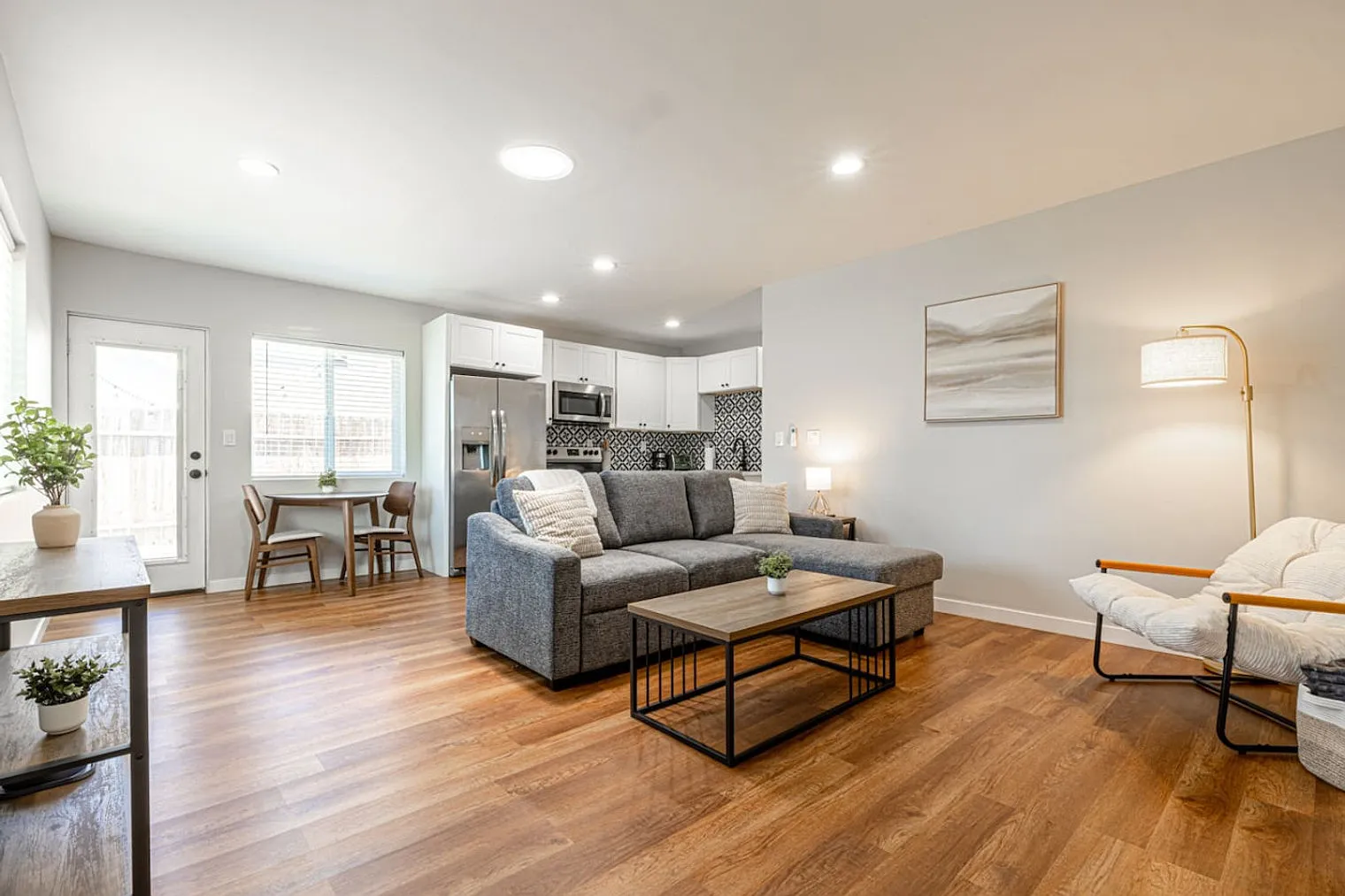 1 bed, 1.0 bath, 430 sqft, $4,202 — Photo 1