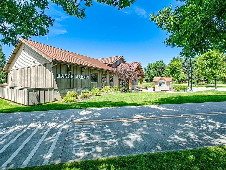3961 E Parkcenter Blvd — Photo 41